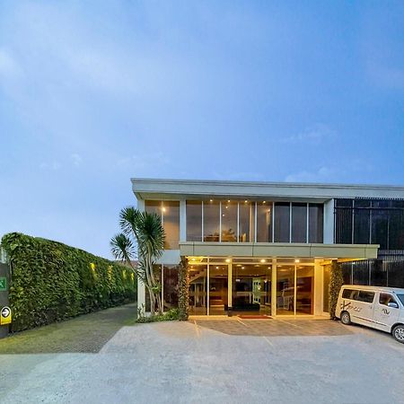 Aveon Express Hotel By Daphna International Yogyakarta Eksteriør billede