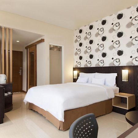 Aveon Express Hotel By Daphna International Yogyakarta Eksteriør billede