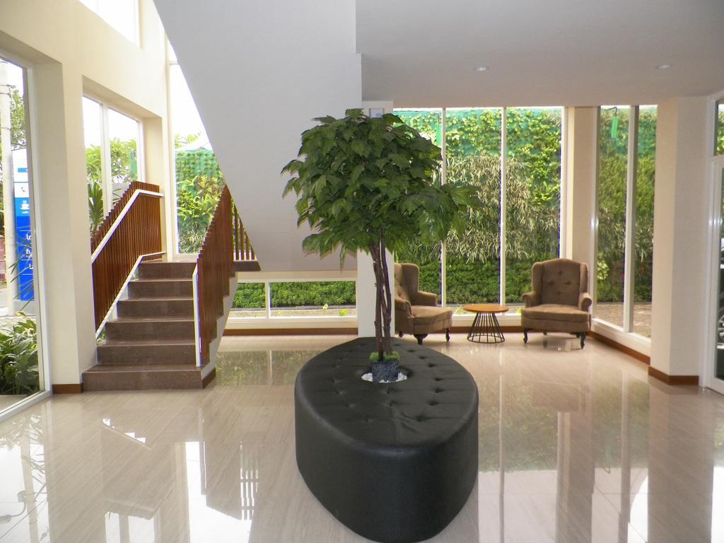 Aveon Express Hotel By Daphna International Yogyakarta Eksteriør billede