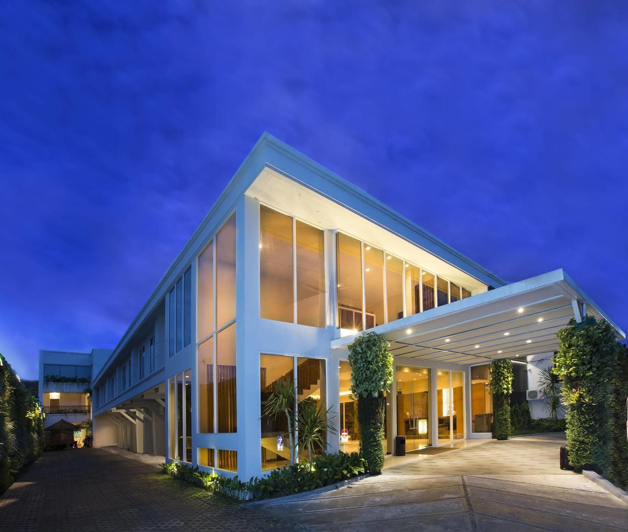 Aveon Express Hotel By Daphna International Yogyakarta Eksteriør billede