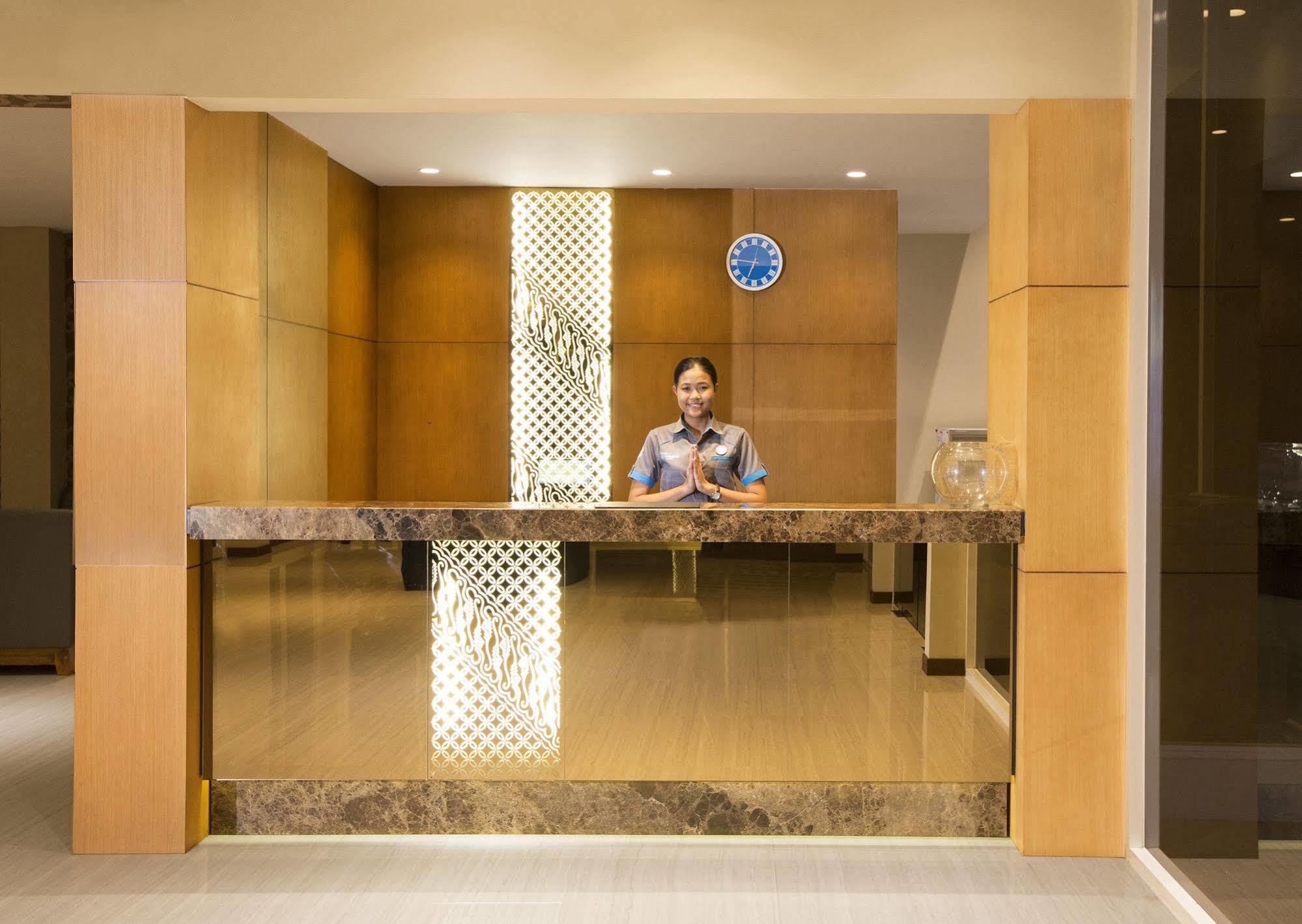 Aveon Express Hotel By Daphna International Yogyakarta Eksteriør billede