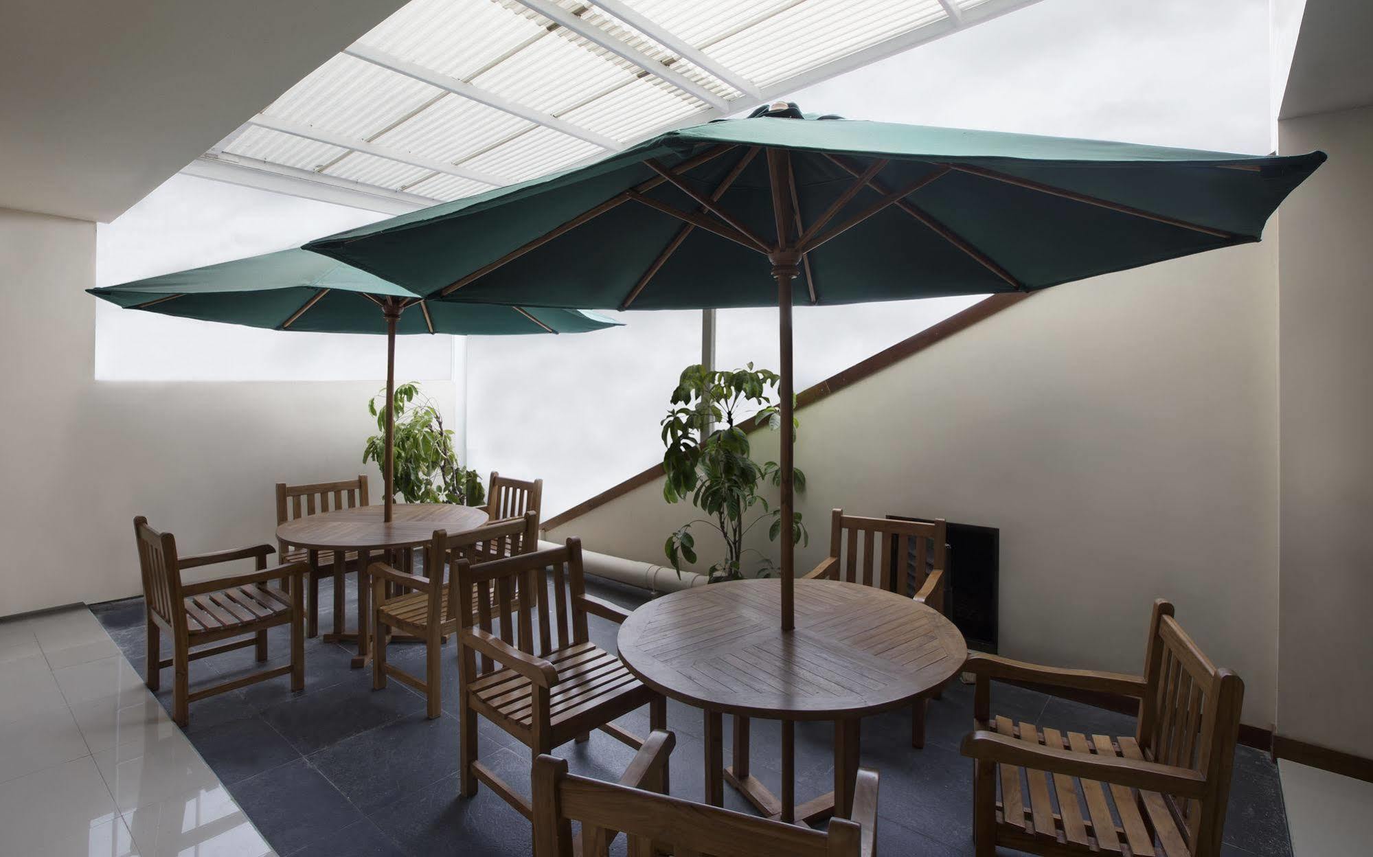 Aveon Express Hotel By Daphna International Yogyakarta Eksteriør billede