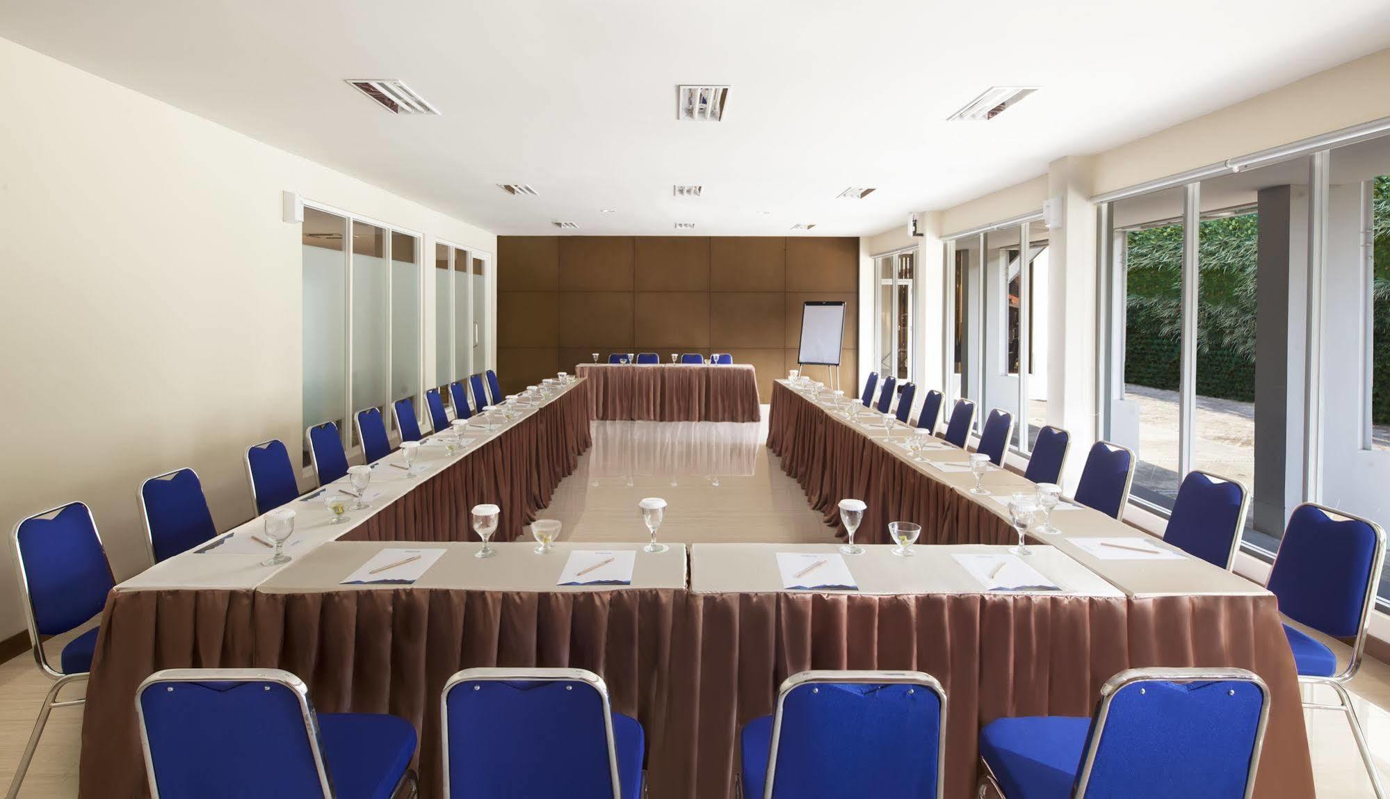 Aveon Express Hotel By Daphna International Yogyakarta Eksteriør billede